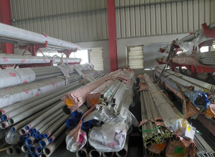 VÊ ĐÚC INOX 316/316L: 40 x 40 x 3.0 x 6 M