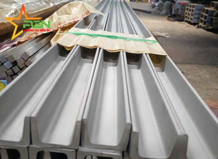 U ĐÚC INOX 304-160 x 65 x 6.5 x 6M