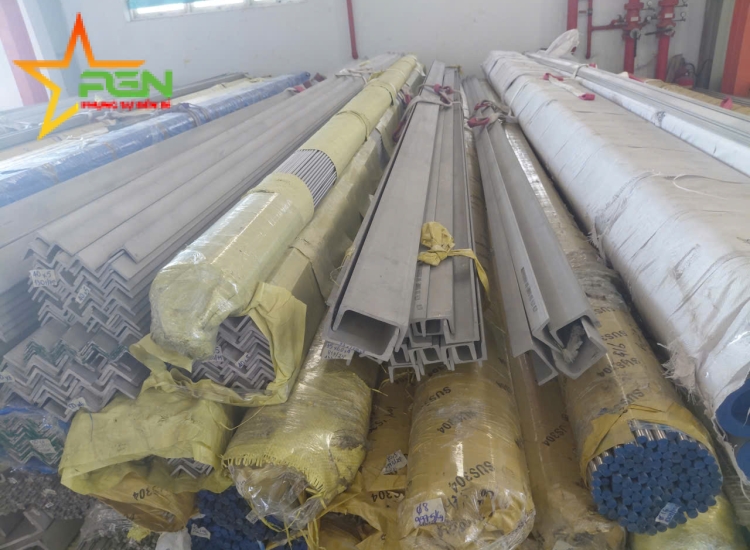 U ĐÚC INOX 304: 140 x 58 x 6.0 x 6 m